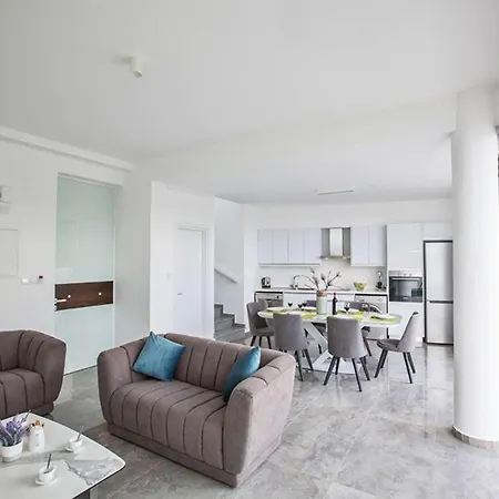 Olive 24 * Protaras