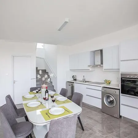 Olive 24 * Protaras