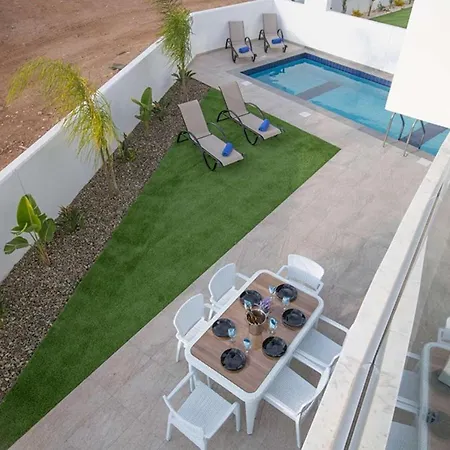 Villa Olive 24 *